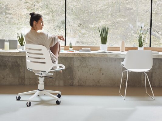 Stühle mit Lehne